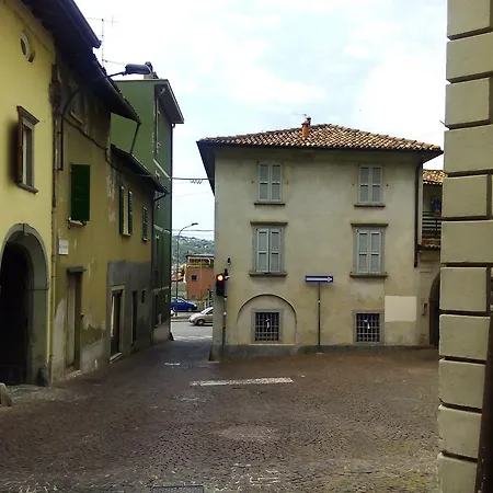La Piazza Bed and Breakfast *